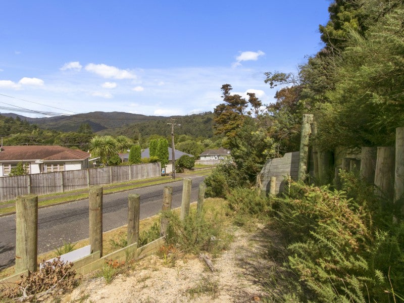 11 Sharpe Crescent, Wainuiomata, Lower Hutt - Carousel 10