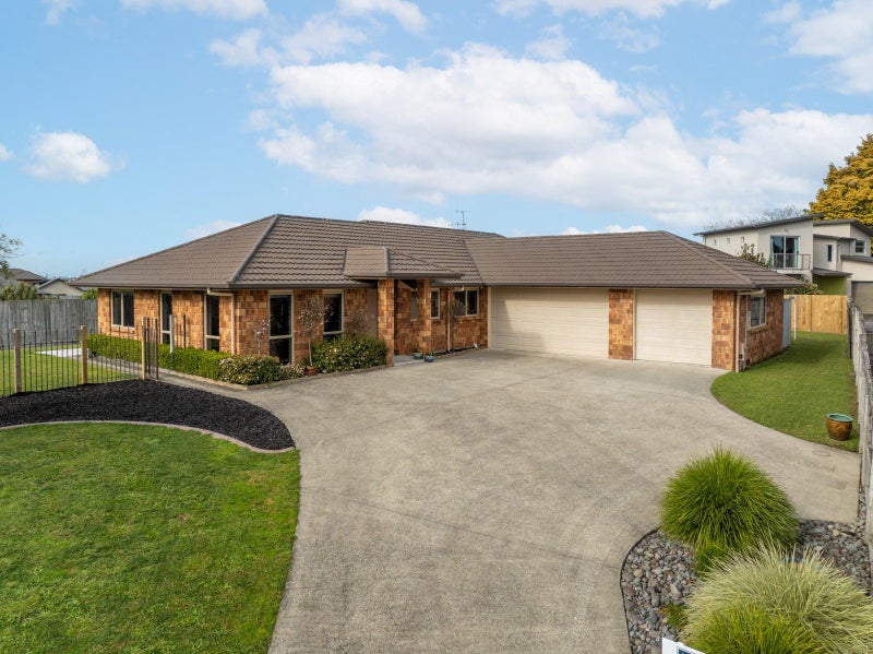 23 Westview Place, Western Heights, Hamilton - Carousel 1