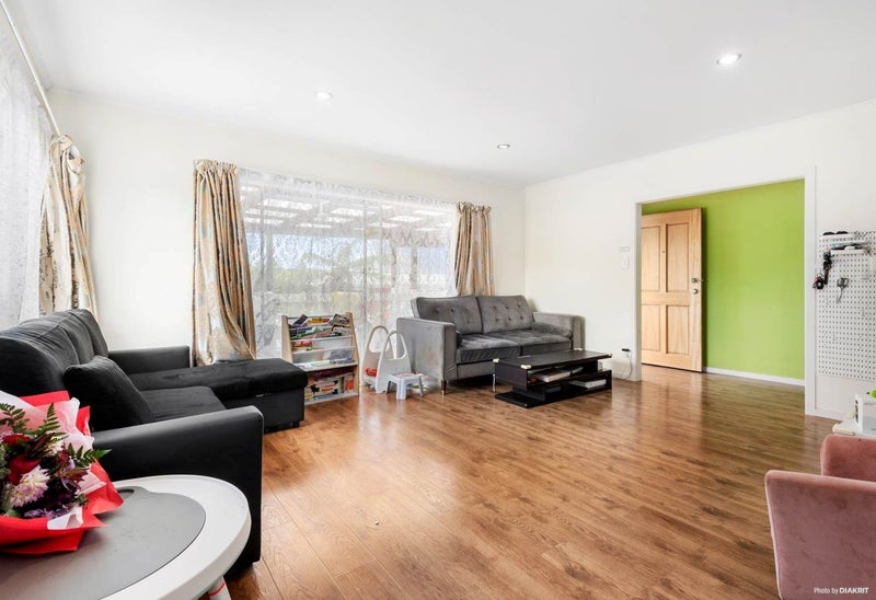 127 Reeves Road, Pakuranga Heights, Auckland - Carousel 2