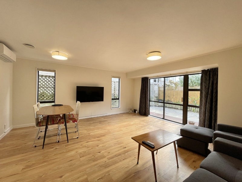 1/2 Lavaud Street, Berhampore, Wellington - Carousel 2