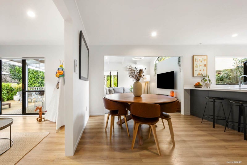 2/22 Lagoon Way, West Harbour, Auckland - Carousel 2