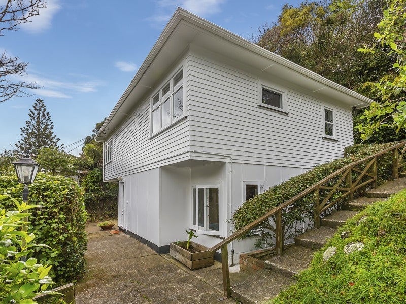 17 Waiapu Road, Kelburn, Wellington - Carousel 1