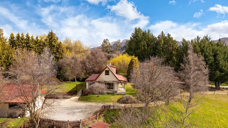 35 Mountain View Road, Dalefield, Queenstown - Carousel 2