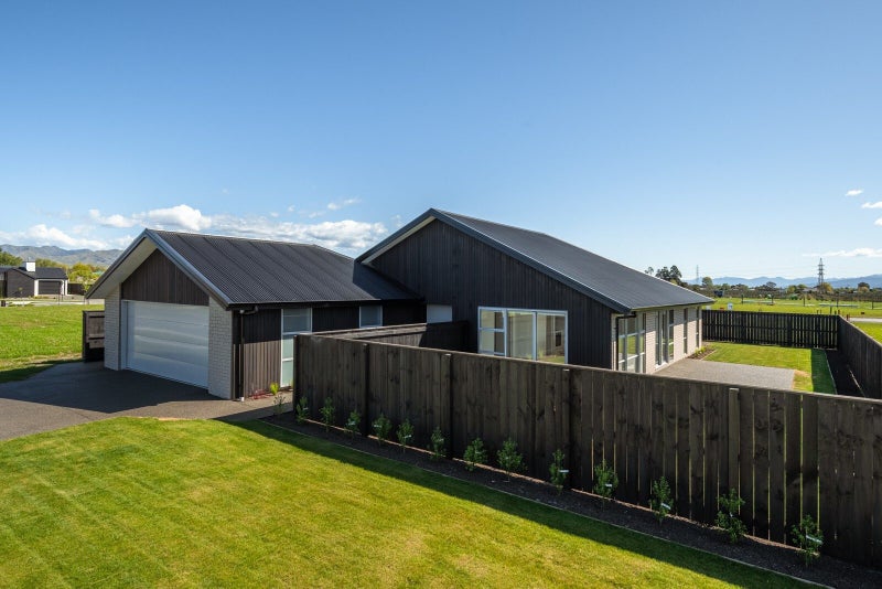 8 Bond Street, Springlands, Blenheim - Carousel 1