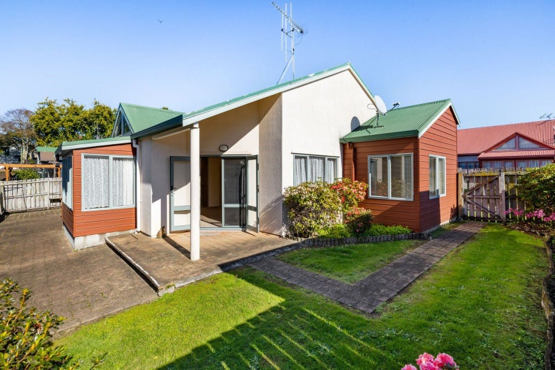 68A Palmerston Street, Hamilton Central, Hamilton - Carousel 1