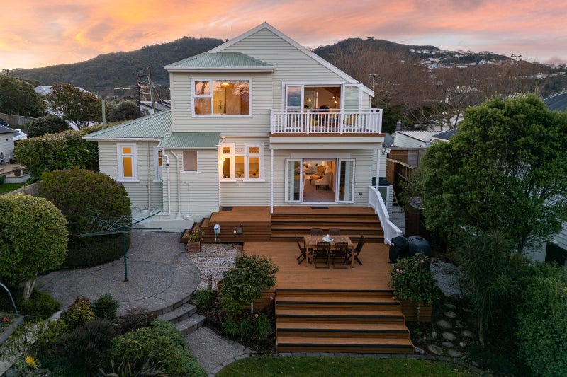 79 Ranui Crescent, Khandallah, Wellington - Carousel 24