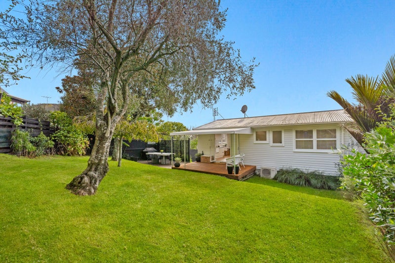 2/19 Bishopgate Street, Birkdale, Auckland - Carousel 1