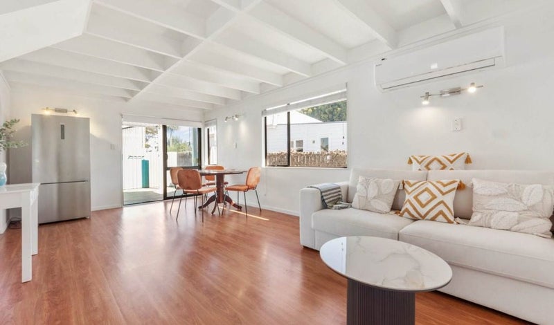 2/2 Blockhouse Bay Road, Avondale, Auckland - Carousel 2