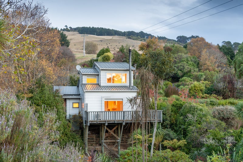 41 Greenacres Street, Macandrew Bay, Dunedin - Carousel 1