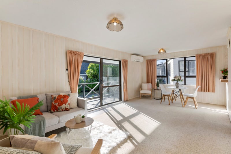 107 Beazley Avenue, Paparangi, Wellington - Carousel 2