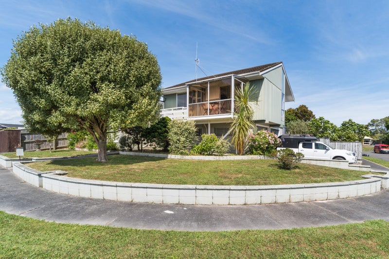 2 Paradise Place, Milson, Palmerston North - Carousel 1