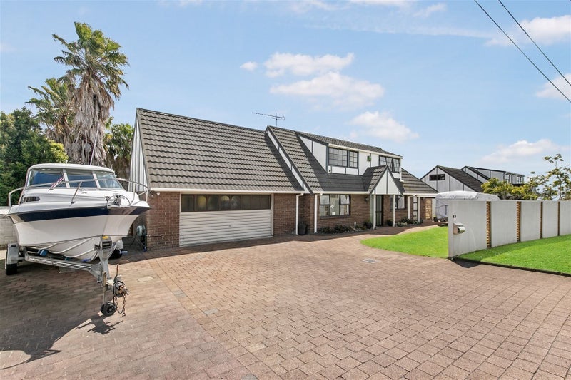 1/11 Takutai Avenue, Bucklands Beach, Auckland - Carousel 1