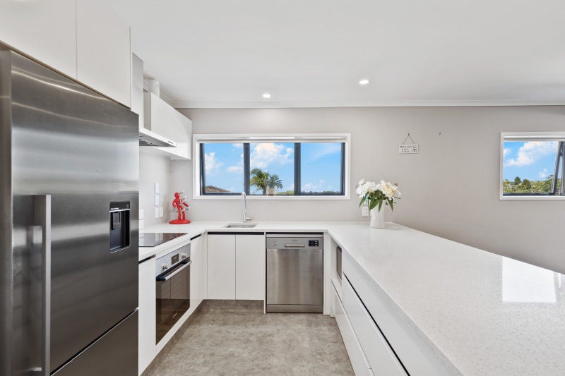 50 Garton Drive, Massey, Auckland - Carousel 2