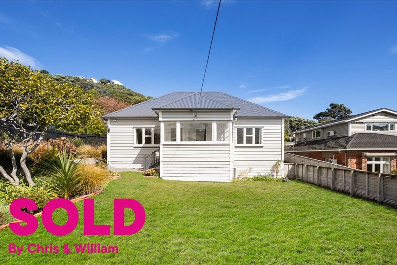 9 Liffey Street, Island Bay, Wellington - Carousel 1