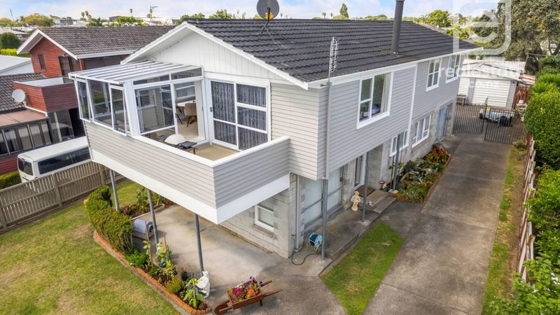 1 Raphoe Place, Ellerslie, Auckland - Carousel 1