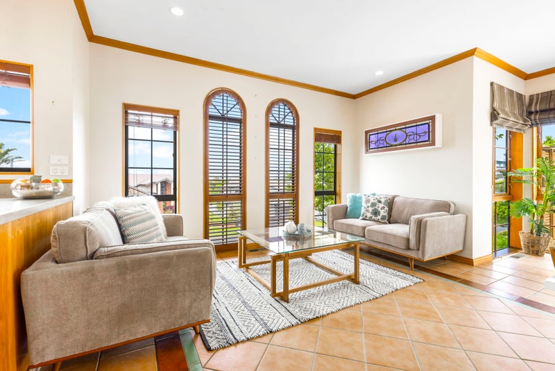 10 Munro Place, Flagstaff, Hamilton - Carousel 2