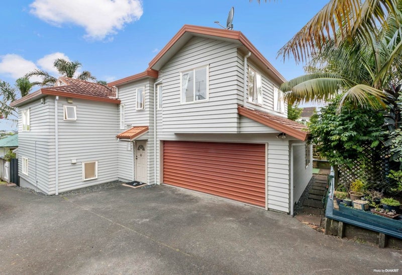 13A Zion Road, Birkenhead, Auckland - Carousel 1