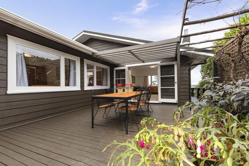 85 Frederick Street, Hillsborough, Auckland - Carousel 1