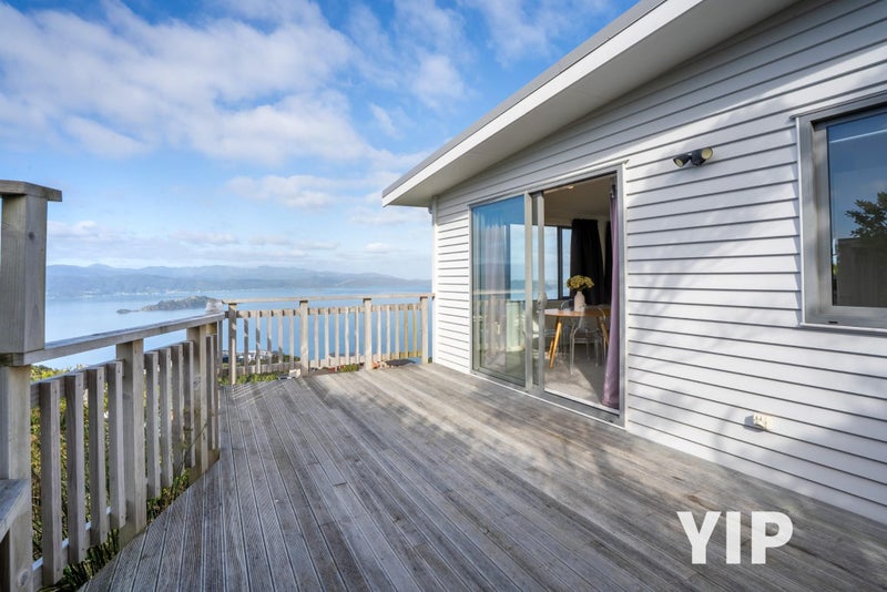 4B Sunhaven Drive, Newlands, Wellington - Carousel 2