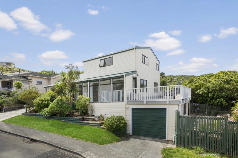 48 Percy Dyett Drive, Karori, Wellington - Carousel 1
