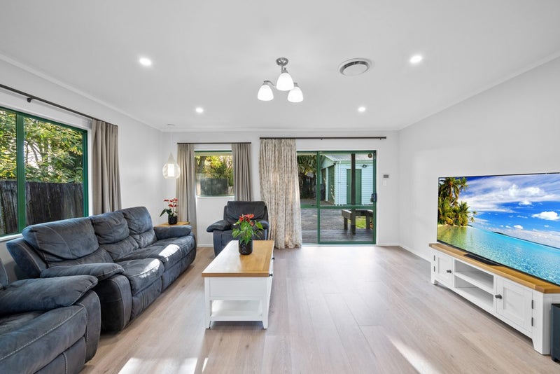 468A GREAT SOUTH RD, Opaheke, Auckland - Carousel 1