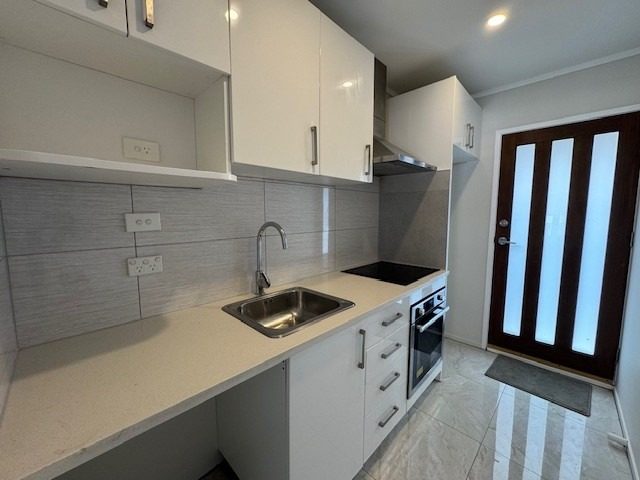 2/103 Landscape Road, Mount Eden, Auckland - Carousel 1