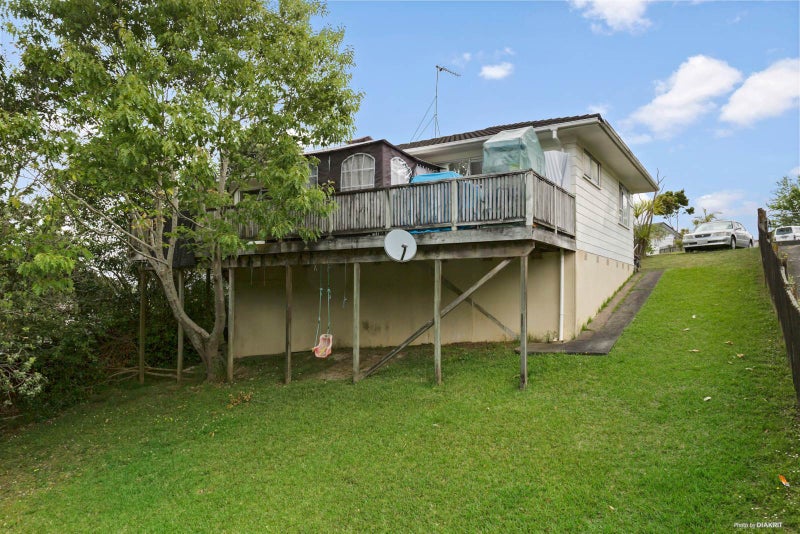 12 Erica Road, Sunnynook, Auckland - Carousel 2