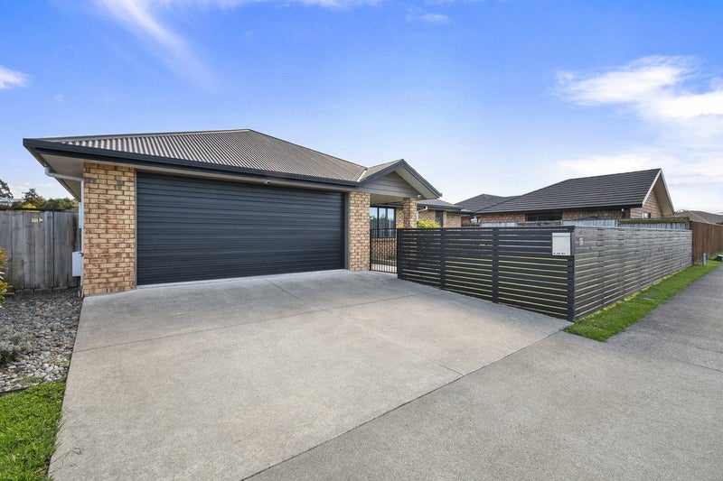 16 Chestnut Close, Kelvin Grove, Palmerston North - Carousel 1