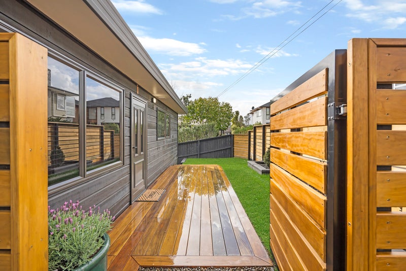 21B Matata Street, Blockhouse Bay, Auckland - Carousel 1