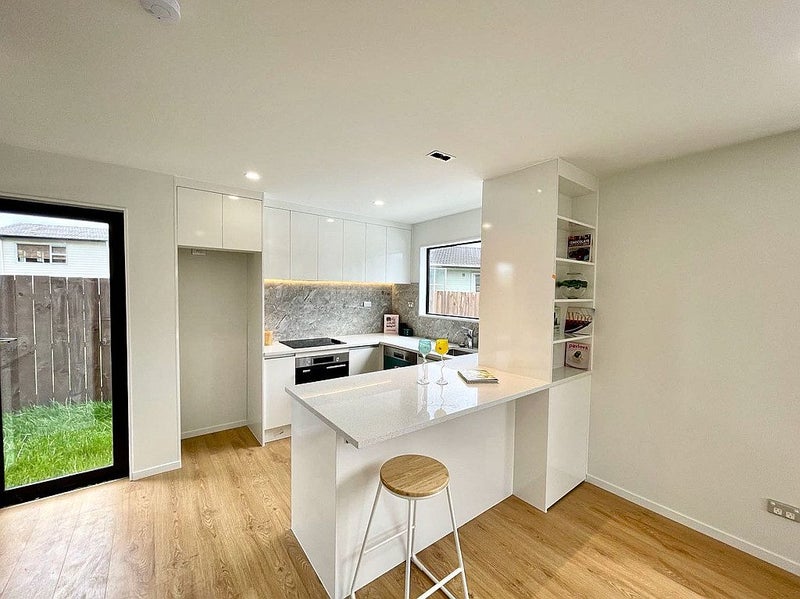 123E Sunnynook Road, Forrest Hill, Auckland - Carousel 13