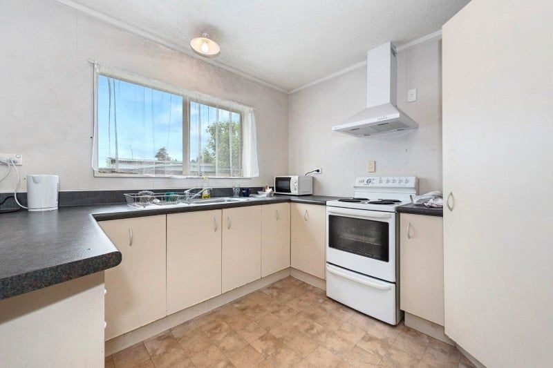 10A Griffiths Place, Claudelands, Hamilton - Carousel 2
