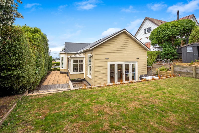 2 Carnarvon Street, Belleknowes, Dunedin - Carousel 1