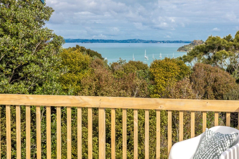 10 Huia Street, Oneroa, Waiheke Island - Carousel 2