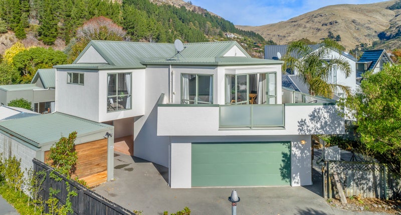 1/68A Arnold Street, Sumner, Christchurch - Carousel 1