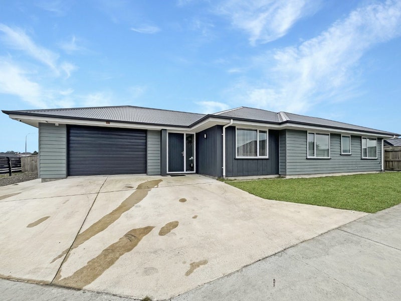 84 James Line, Kelvin Grove, Palmerston North - Carousel 1