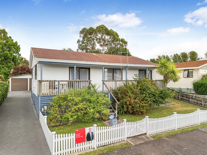 47 Hibiscus Avenue, Hamilton Lake, Hamilton - Carousel 1