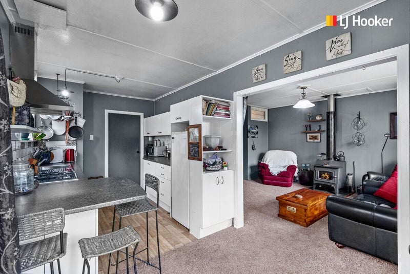 10 Burgess Street, Green Island, Dunedin - Carousel 1