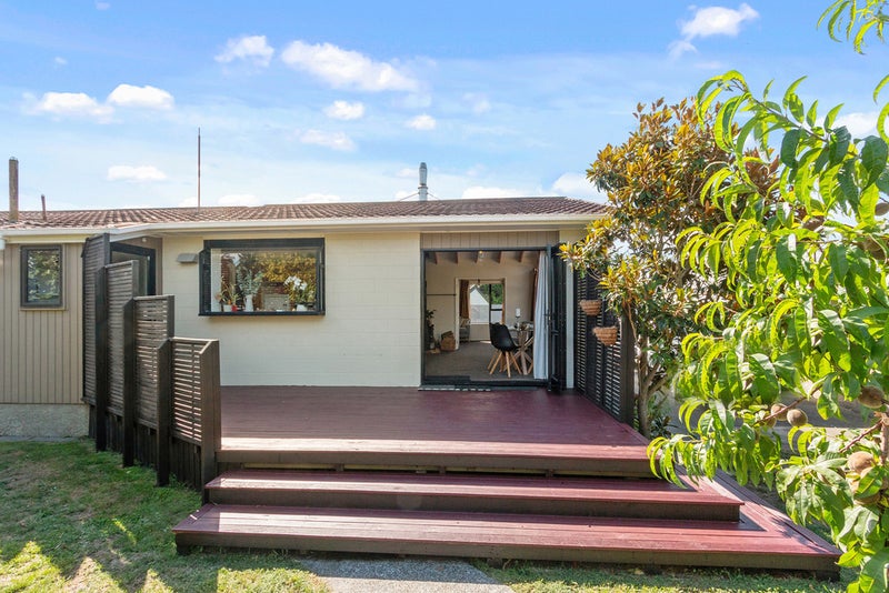 305 Estuary Road, South New Brighton, Christchurch - Carousel 1