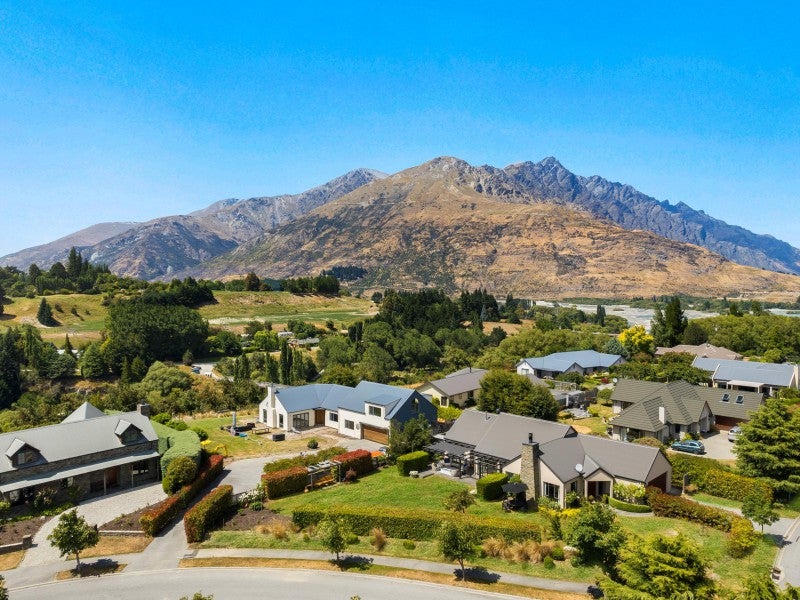 2 Wellswood Way, LOWER SHOTOVER, QUEENSTOWN - Carousel 2