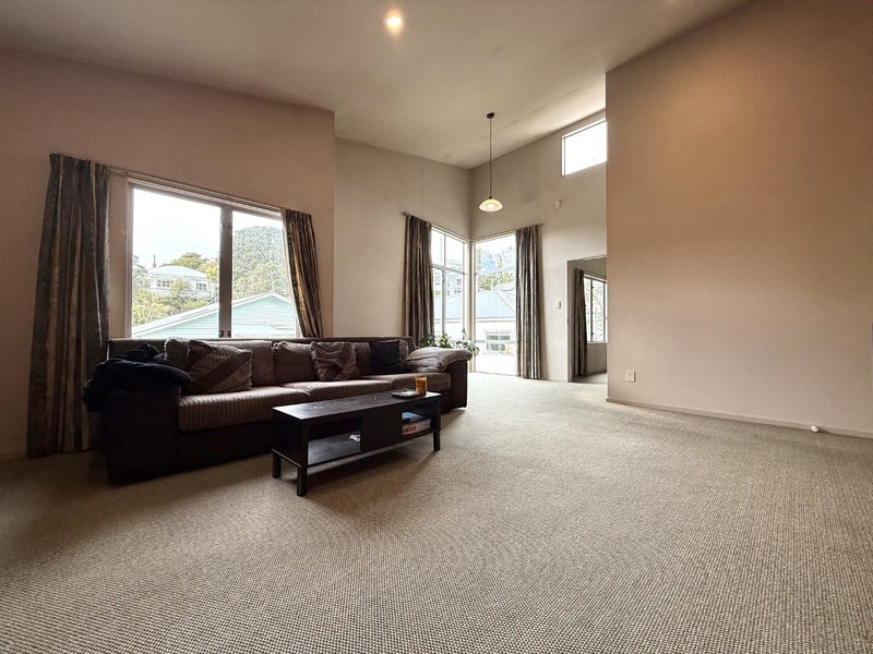 36 Todman Street, Brooklyn, Wellington - Carousel 2