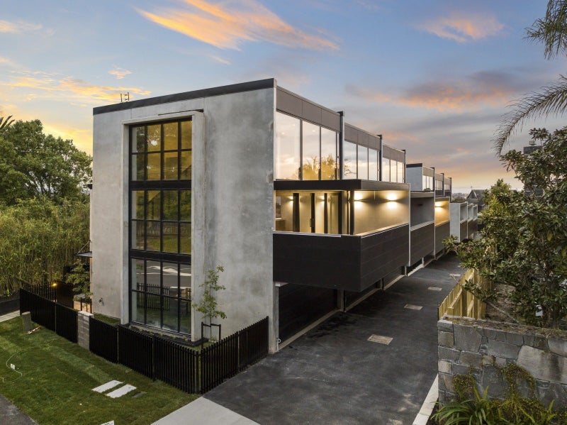 2/279 Lake Road, Belmont, Auckland - Carousel 1