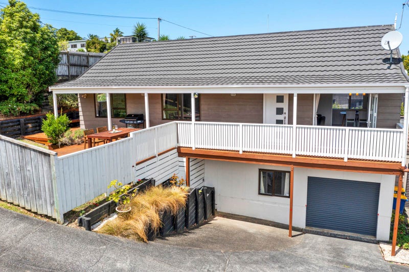 1/50 Carlisle Road, Browns Bay, Auckland - Carousel 1