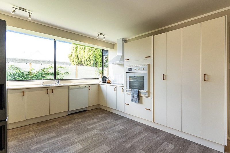 26 Redwood Grove, Hokowhitu, Palmerston North - Carousel 2