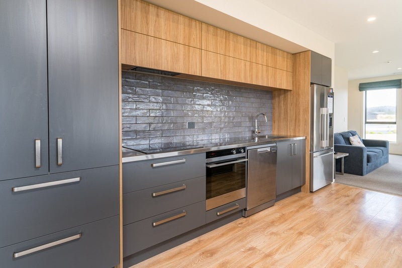 11 Temple Mews, Renwick - Carousel 2