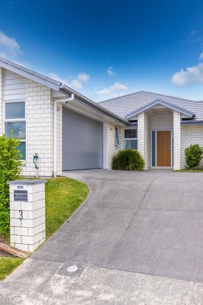 3 Michael Terrence Place, Flagstaff, Hamilton - Carousel 2