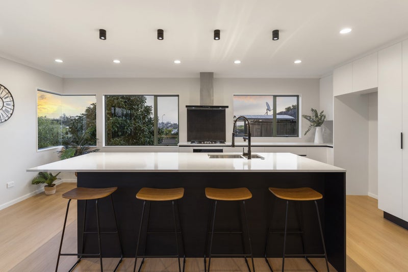 3 Trotting Terrace, Fairview Heights, Auckland - Carousel 2