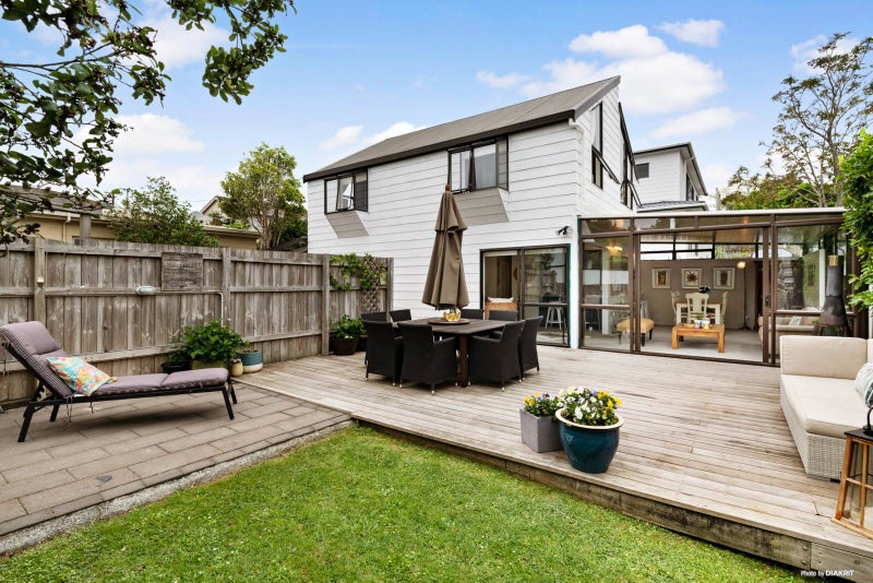 2/934 East Coast Road, Northcross, Auckland - Carousel 1