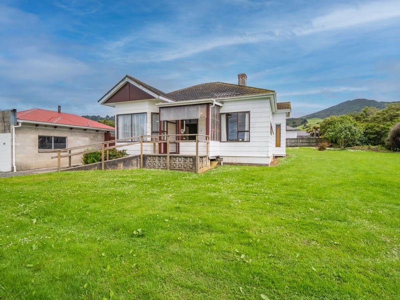 38 Stevenson Avenue, Sawyers Bay, Dunedin - Carousel 1
