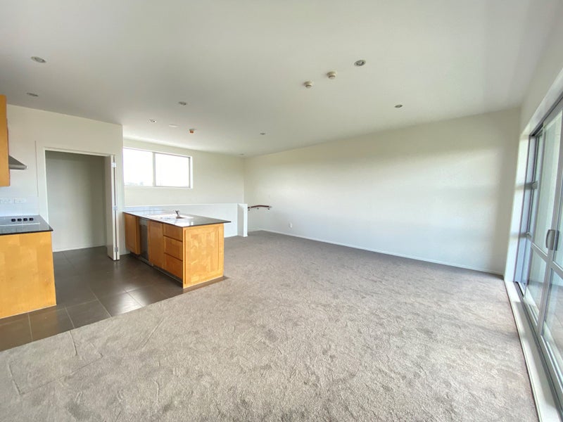 17/63 Kestev Drive, Flat Bush, Auckland - Carousel 8