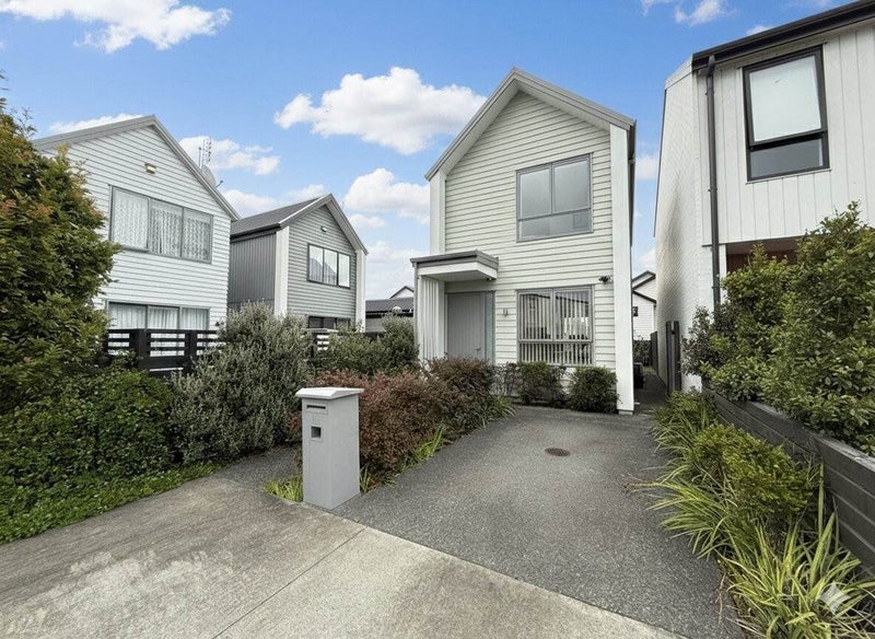 16 Takerei Way, Glen Innes, Auckland - Carousel 1